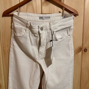 ZARA Mini Flare White Jeans - Size 6 (US)